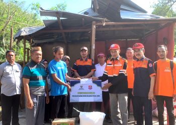 Respon Cepat, Baznas Bone Bolango Salurkan Bantuan Kemanusiaan Untuk Warga Rumahnya Tertimpa Pohon di Kabila Bone