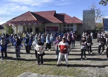Sederhana, Jalan Sehat dan Senam Aerobik Warnai Peringatan HKN ke-61 di Bone Bolango