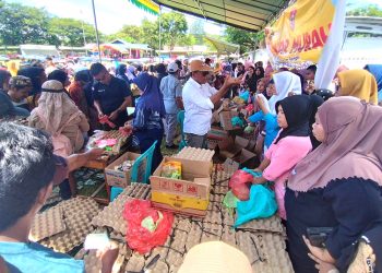 Ribuan Warga Bonepantai Serbu Pasar Murah, Harga Beras 5 Kg Hanya Rp25 Ribu