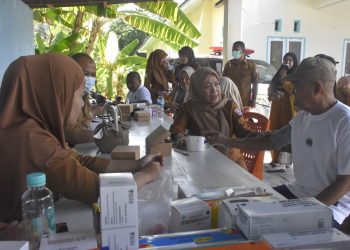 Warga Bone Pesisir Antusias Manfaatkan Pelayanan Cek Kesehatan Gratis