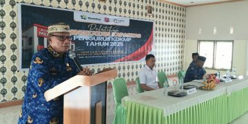 Bupati Ismet Mile saat membuka Pelatihan Peningkatan Kapasitas Pengurus Koperasi Desa Merah Putih (KDKMP) Tahun 2025 di Gedung Koperasi Kartini Kabila, Senin (1/12/2025). (F.Indra/Diskominfo)