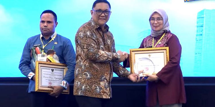 Bone Bolango Torehkan Penghargaan Pemerintah Kabupaten Dengan Progres Perencanaan Tertinggi Tahun 2025 Tingkat Nasional