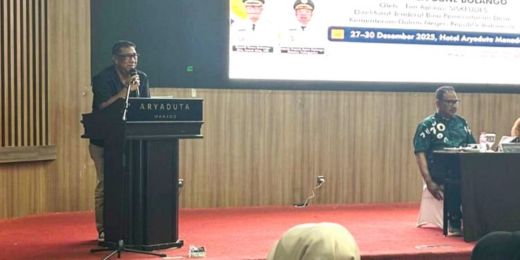 Asisten I Berharap Aparatur Pemdes di Bone Bolango Semakin Mampu dan Mandiri Dalam Menyusun APBDes