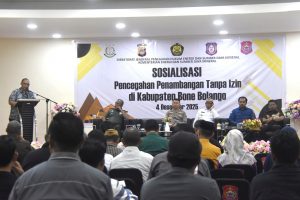 Perwakilan Ditjen Penegakan Hukum ESDM, Buana Sjahboeddin saat menghadiri Sosialisasi Pencegahan Penambangan Tanpa Izin yang digelar Direktorat Jenderal Penegakan Hukum Energi dan Sumber Daya Mineral (ESDM) Kementerian ESDM di Ruang Lupa Lelah Kantor Bupati Bone Bolango, Kamis (4/12/2025). (F.AKP/Diskominfo)