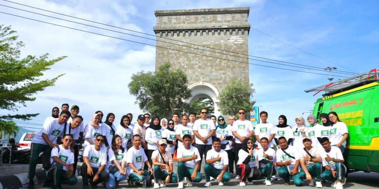 Kejaksaan Negeri Bone Bolango kembali menunjukkan komitmennya dalam melayani masyarakat dengan mengadakan rangkaian acara Hari Anti Korupsi Sedunia (HAKORDIA) yang meriah dan bermanfaat bagi warga setempat.