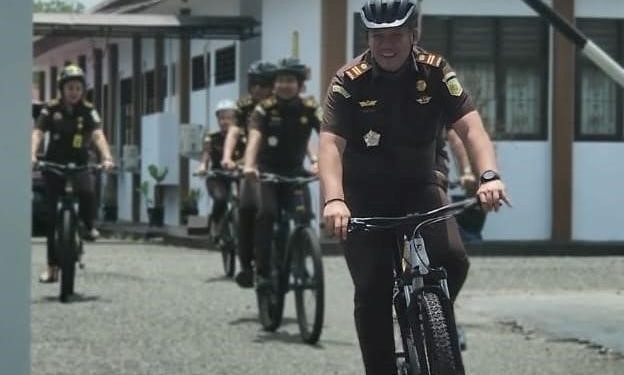 Inovasi Ramah Lingkungan, Kejari Bone Bolango Luncurkan Pelayanan Hukum Keliling Pakai Sepeda