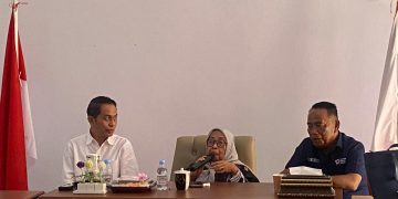 Ketua PMI Bone Bolango saat memimpin rapat rutin PMI di Markas PMI Bone Bolango, Selasa (7/4/2026). (F.Alpianto/Magang)