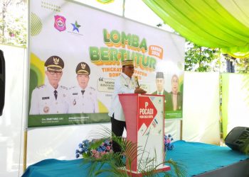 Bupati Ismet Mile saat membuka Lomba Bertutur tingkat Kabupaten Bone Bolango tahun 2026 di Halaman Kantor Dinas Perpustakaan dan Kearsipan, Selasa (28/4/2026). (F.Indra/Diskominfo)