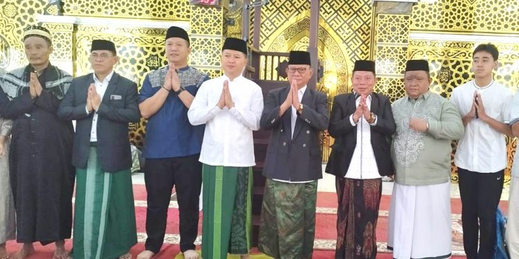 Perayaan Idul Adha 1447 H di Bone Bolango, Ismet-Risman Kompak Salat Ied di Masjid Agung Al-Marhamah