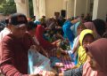 Ratusan warga memadati BPU Tapa, Kamis (21/5/2026), sejak pagi hari. Mereka berburu kebutuhan pokok dengan harga terjangkau dalam Gerakan Pangan Murah (GPM) yang digelar Pemerintah Kabupaten Bone Bolango jelang Hari Raya Iduladha