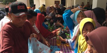 Ratusan warga memadati BPU Tapa, Kamis (21/5/2026), sejak pagi hari. Mereka berburu kebutuhan pokok dengan harga terjangkau dalam Gerakan Pangan Murah (GPM) yang digelar Pemerintah Kabupaten Bone Bolango jelang Hari Raya Iduladha