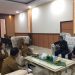 Ketua Pengadilan Agama Suwawa, Makbul Bakari, saat melakukan kunjungan silaturahmi ke Pemerintah Kabupaten Bone Bolango yang diterima langsung oleh Bupati Ismet Mile, di Ruang Kerjanya, Selasa (23/6/2026). (F.Indra/Diskominfo)