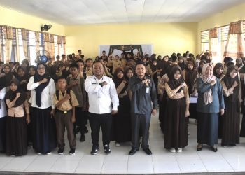 Pengadilan Agama Suwawa Bareng KemenHAM Gorontalo Edukasi Ratusan Siswa SMPN 1 Botupingge Tolak Nikah Dini