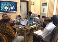 Sekretaris Daerah Bone Bolango saat mengikuti zoom meeting bersama Kanwil Regional BKN Manado terkait Pra Ekspose Managemen Talenta di Ruang Kerja Sekda, Jumat (3/7/2026). (F.Indra/Diskominfo)