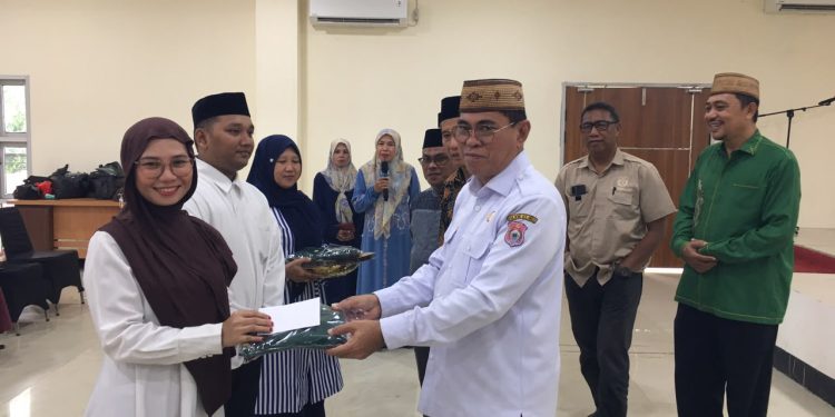 Pemerintah Kabupaten Bone Bolango resmi melepas 36 peserta kafilah yang akan berlaga pada Musabaqah Tilawatil Qur'an (MTQ) ke-12 tingkat Provinsi Gorontalo. (F.Indra/Diskominfo)
