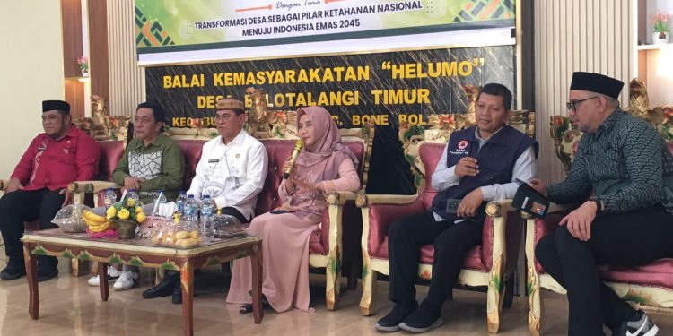 Tim Penilai Lomba Desa dan Kelurahan Provinsi Gorontalo saat melakukan penilaian di Desa Bulotalangi Timur, Kecamatan Bulango Timur, Kamis (9/7/2026). (F.Indra/Diskominfo)