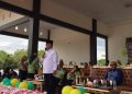 Bupati Bone Bolango, Ismet Mile didampingi Wabup Risman Tolingguhu dan Bunda Paud Ruwaida Ismet Mile pada Pekan Kebudayaan Bone Bolango dan Hari Anak Nasional tingkat Kabupaten Bone Bolango yang digelar di Lapangan Alun-Alun Bone Bolango, Kamis (23/7/2026). (F.Indra/Diskominfo)