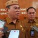 Sekda Iwan Mustapa saat diwawancarai awak media, Selasa (28/7/2026). (F. Ramdan)