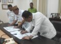 Penandatanganan Perjanjian Penggunaan Aset Berupa Bangunan Gedung Sekolah hasil pembangunan prasarana, sarana, dan utilitas umum (PSU) pada proyek Waduk Bulango Ulu oleh Sekretaris Daerah Bone Bolango, Iwan Mustapa, di Ruang Rapat Sekda, Kamis (30/7/2026).