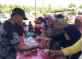 Ratusan warga memadati lokasi Pasar Murah Bersubsidi yang digelar di Lapangan Duano, Kecamatan Suwawa Tengah, Selasa (14/7/2026). (F.Indra/Diskominfo