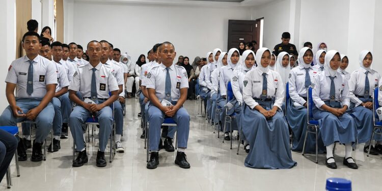 Sebanyak 33 putra-putri terbaik Kabupaten Bone Bolango resmi menjalani pemusatan pendidikan dan pelatihan (Diklat) Pasukan Pengibar Bendera Pusaka (Paskibraka) Tahun 2026.