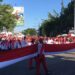 Pembentangan 50 meter bendera merah putih di Kawasan Centerpoint Bone Bolango, Senin (3/8/2026). (F.Indra/Diskominfo)