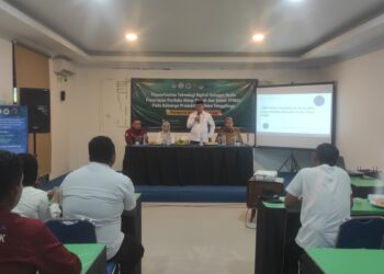 Sekretaris Daerah Kabupaten Bone Bolango, Iwan Mustapa, saat membuka kegiatan Pemanfaatan Teknologi Digital sebagai Media Penerapan Perilaku Hidup Bersih dan Sehat (PHBS) pada Keluarga Produktif di Desa Tanggilingo, Kecamatan Kabila, yang berlangsung di Hotel Toewawa, Senin (3/8/2026). (F.Munifa)
