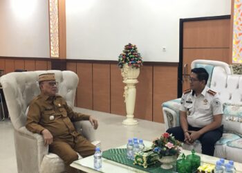 Kunjungan silaturahmi Kepala Lapas Kelas IIA Gorontalo, Junaidi Rison, kepada Bupati Bone Bolango, Ismet Mile di Ruang Kerja Bupati, Selasa (4/8/2026). (F.Indra/Diskominfo)