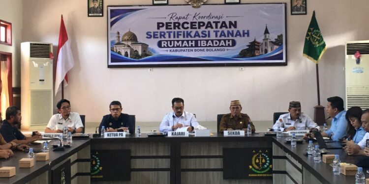 Rapat Koordinasi Percepatan Sertifikasi Tanah Rumah Ibadah Kabupaten Bone Bolango yang digelar di Aula Kejaksaan Negeri Bone Bolango, Selasa (4/8/2026). (F.Indra/Diskominfo)