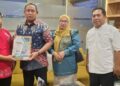 Asisten II Bidang Ekonomi, Pembangunan dan Sumber Daya Alam Setda Kabupaten Bone Bolango, Yusbar Ismail, bersama Kepala Bappeda Litbang Bone Bolango, Sri Mulyani Lalijo, dan jajaran saat melakukan kunjungan kerja di Kementerian Kehutanan Republik Indonesia, Rabu (12/8/2026). (F.Istimewa)