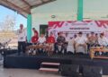 Bupati Bone Bolango Ismet Mile saat menghadiri penyerahan bantuan perikanan kepada nelayan di Pangkalan Pendaratan Ikan (PPI) Inengo, Rabu (19/8/2026). (F.Istimewa)