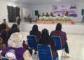 Bupati Ismet Mile saat membuka Bimbingan Teknis (Bimtek) Peningkatan Kapasitas bagi Pengurus Posyandu 6 Bidang Standar Pelayanan Minimal (SPM) Desa Tingkat Kabupaten Bone Bolango Tahun 2026 di BPU Kabila, Senin (24/8/2026). (F.Indra/Diskominfo)