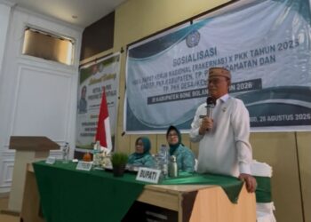Bupati Bone Bolango, Ismet Mile saat menghadiri Sosisalisasi Hasil Rakernas X PKK Tahun 2025 bagi T.P PKK Kabupaten, Kecamatan, Desa dan Kelurahan oleh T.P PKK Provinsi Gorontalo di Aula Bappeda Litbang Bone Bolango, Kamis (26/8/2026).