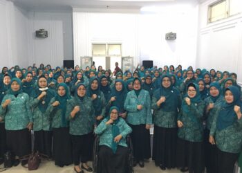 Sosisalisasi Hasil Rakernas X PKK Tahun 2025 bagi T.P PKK Kabupaten, Kecamatan, Desa dan Kelurahan oleh T.P PKK Provinsi Gorontalo di Aula Bappeda Litbang Bone Bolango, Kamis (26/8/2026). (F.Indra/Diskominfo)