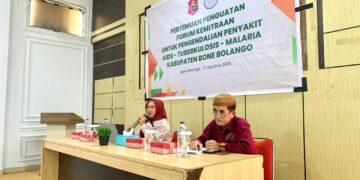 Kepala Bappeda Litbang Bone Bolango, Sri Mulyani Lalijo saat membuka kegiatan Penguatan Forum Kemitraan Program RSSH tahun 2026 di Aula Bappeda Litbang Bone Bolango, Kamis (27/8/2026). (F.Istimewa)