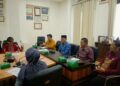 Sekda Iwan Mustapa saat mengikuti Rapat Implementasi Kawasan Tanpa Rokok yang digelar di Ruang Rapat Sekda, Kamis (17/9/2026)