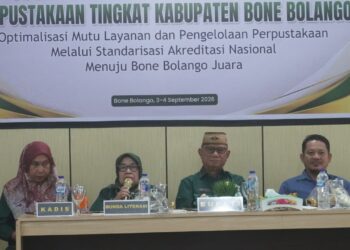 Ruwaida Ismet Mile saat menghadiri Sosialisasi Akreditasi dan Advokasi Perpustakaan Tingkat Kabupaten Bone Bolango dengan tema Optimalisasi Mutu Layanan dan Pengelolaan Perpustakaan Melalui Standarisasi Aktreditasi Nasional Menuju Bone Bolango Juara yang dilaksanakan di Aula Bappeda Litbang Bone Bolango, Kamis (3/9/2026). (F.Onal/Prokopim)