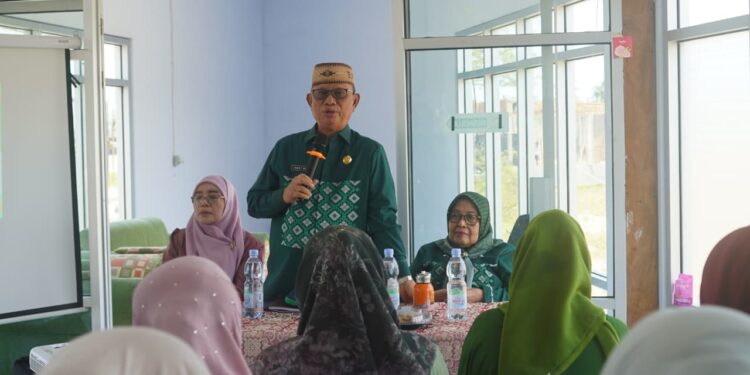 Bupati Ismet Mile saat membuka Sosialisasi Portal Digital Pijar Bunda PAUD di Galeri Dekranasda Bone Bolango, Kamis (3/9/2026). (F.Onal/Prokopim)