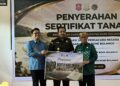 Rapat Koordinasi Percepatan Sertifikasi Aset Tanah yang dirangkaikan dengan penyerahan sertifikat tanah milik Pemerintah Daerah Bone Bolango di Kantor Pengacara Negara Kejaksaan Negeri Bone Bolango, Kamis (3/9/2026). (F. Lanto/Prokopim)