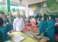 Ruwaida saat melantik Ketua TP PKK Kecamatan Bulawa dan Dasawisma di Lapangan Desa Kaidundu, Kecamatan Bulawa, Sabtu (5/9/2026). (F.Sandi/Diskominfo)