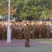 Pelaksanaan apel kerja di lingkungan Pemerintah Kabupaten Bone Bolango yang berlangsung di Lapangan Alun-Alun Bone Bolango, Senin (7/9/2026). (F. Onal/Prokopim)