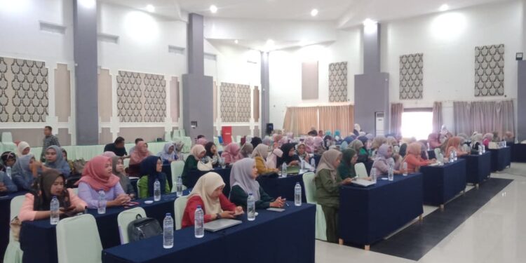 Pelatihan Guru PAUD tentang Strategi Pembelajaran Berbasis Bermain untuk Meningkatkan Motivasi Belajar Anak di Hotel El Madina, Kota Gorontalo, Kamis (10/9/2026). (F.Sandi/Diskominfo)