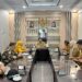 Sri Mulyani saat melakukan kunjungan kerja di Ruang Video Conference (Vidcom), untuk memperoleh dukungan dan membangun kolaborasi dengan Kepala Badan Strategi Kebijakan Dalam Negeri (BSKDN) Kementerian Dalam Negeri, Yusharto Huntoyungo, dalam pengembangan inovasi pembangunan kawasan perdesaan tersebut, Selasa (15/9/2026). (F.Istimewa)
