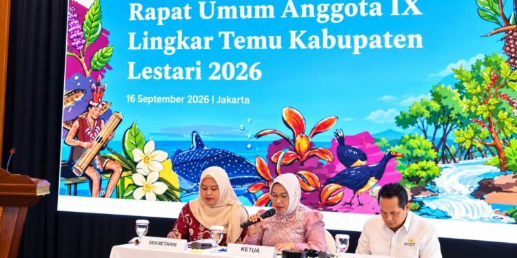 Kepala Bappeda Litbang Kabupaten Bone Bolango, Sri Mulyani Lalijo, mengambil peran dalam pembahasan agenda strategis Lingkar Temu Kabupaten Lestari (LTKL) Tahun 2026. Ia dipercaya memimpin Sidang II Rapat Umum Anggota (RUA) IX LTKL yang mempertemukan sembilan kabupaten anggota di Wisma Habibie Ainun, Jakarta, Rabu (16/9/2026). (F.Istimewa)