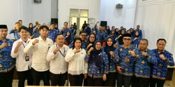 Kepala Badan Perencanaan Pembangunan, Penelitian dan Pengembangan Daerah (Bappeda Litbang) Kabupaten Bone Bolango, Sri Mulyani Lalijo, pada Bimtek Penguatan SPIP Terintegrasi guna Peningkatan Kualitas Dokumen Perencanaan Daerah bersama BPKP Provinsi Gorontalo di Ruang Rapat Bappeda Litbang Bone Bolango, Senin (21/9/2026).