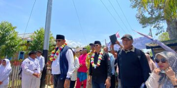 Sekretaris Daerah Bone Bolango, Iwan Mustapa saat mendampingi Gubernur Gorontalo, Gusnar Ismail melakukan kunjungan kerja ke Kecamatan Pinogu, 22 sampai 23 September 2026. (F. Adit/Prokopim)