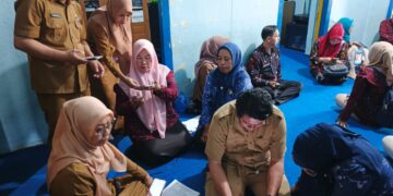 Dinas Kependudukan dan Pencatatan Sipil (Dukcapil) Kabupaten Bone Bolango turun langsung melaksanakan kegiatan registrasi pendamping Program Keluarga Harapan (PKH) dan Bantuan Pangan Non Tunai (BPNT) dalam Identitas Kependudukan Digital (IKD).
