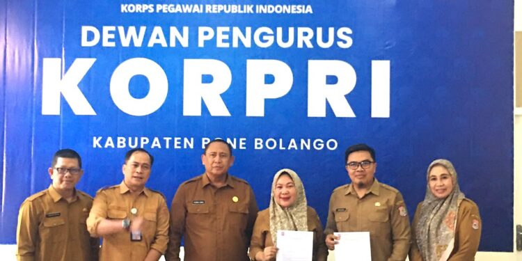Proses serah terima jabatan pejabat administrator di lingkungan Dinas Komunikasi dan Informatika (Diskominfo) Bone Bolango, Senin (28/9/2026).