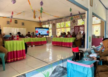 Dinas Komunikasi dan Informatika (Diskominfo) Bone Bolango memperkenalkan sekaligus mempraktikkan penggunaan Srikandi, Motayada dan penerbitan sertifikat Tanda Tangan Elektronik (TTE) kepada tenaga pendidik dan tenaga administrasi sekolah dasar se-Kecamatan Bone Pantai.