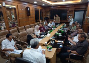Iwan Mustapa saat mendampingi Gubernur Gorontalo, Gusnar Ismail melakukan kunjungan kerja ke Direktorat Jenderal Konservasi Sumber Daya Alam dan Ekosistem, Kementerian Kehutanan terkait Pembangunan Akses Jalan Pinogu, Selasa (29/9/2026)